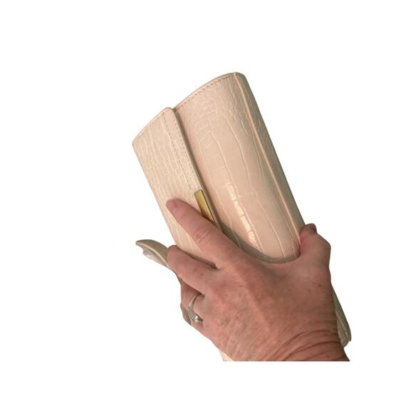 NWT Tahari Cream Crossbody and Change Purse Spring Natural - Picture 7 of 12